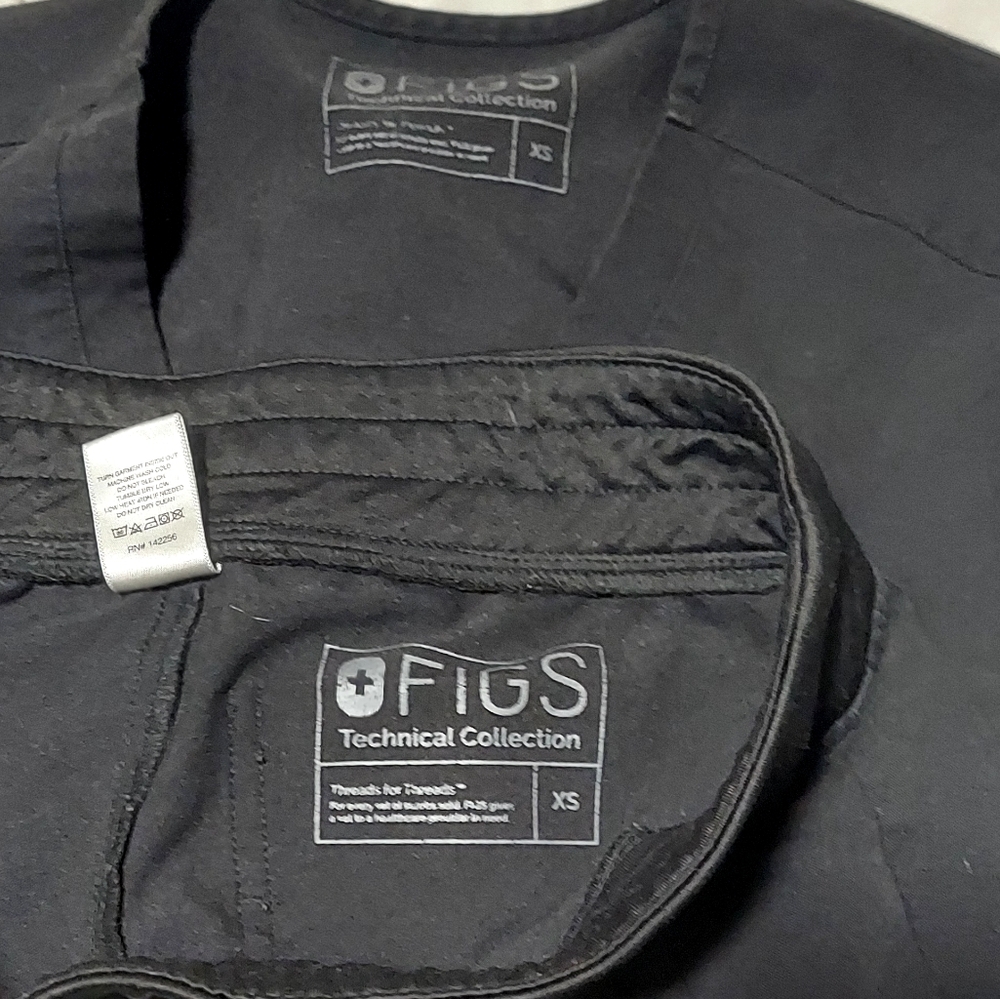 FIGS XS Set Black